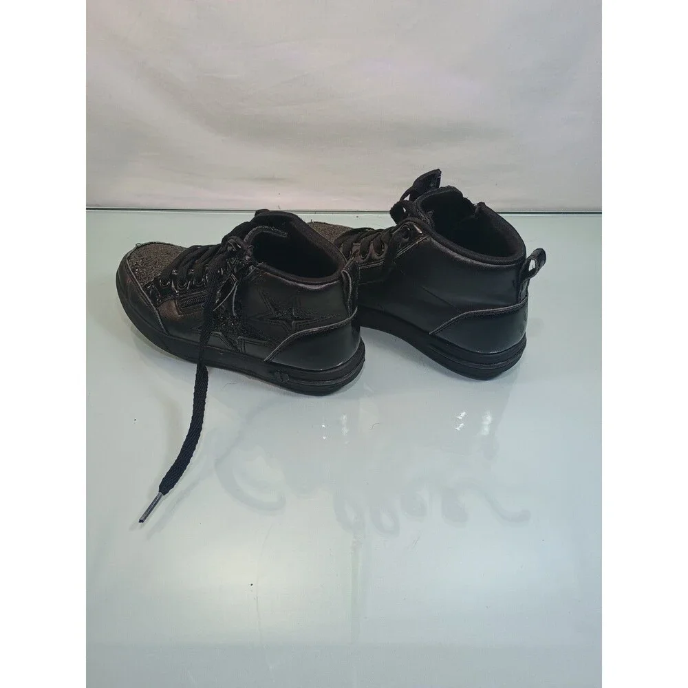 Skechers product pair